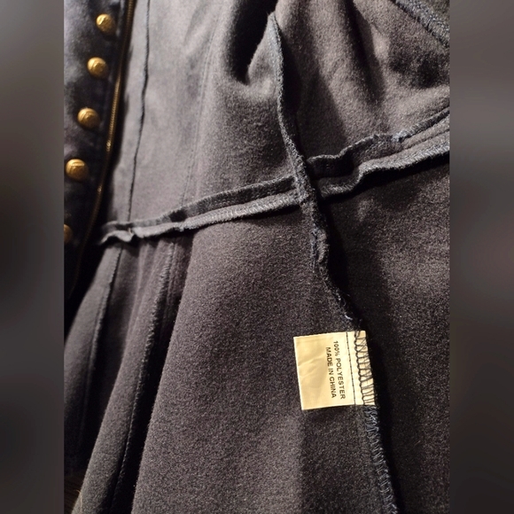 Women's Jacket - Picture 5 of 6